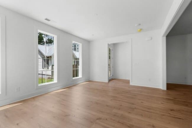 Building Photo - 1814 Stewart Pl