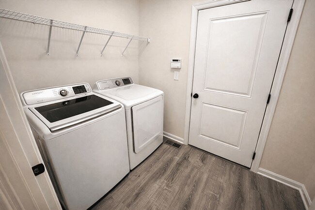 Building Photo - 10279 Benjamin Way