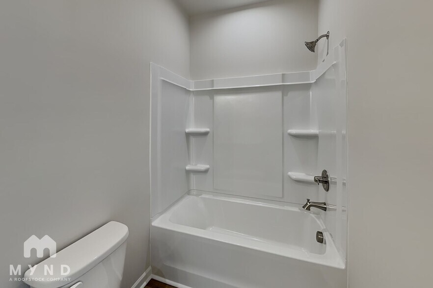 Building Photo - 6005 Longar Ln