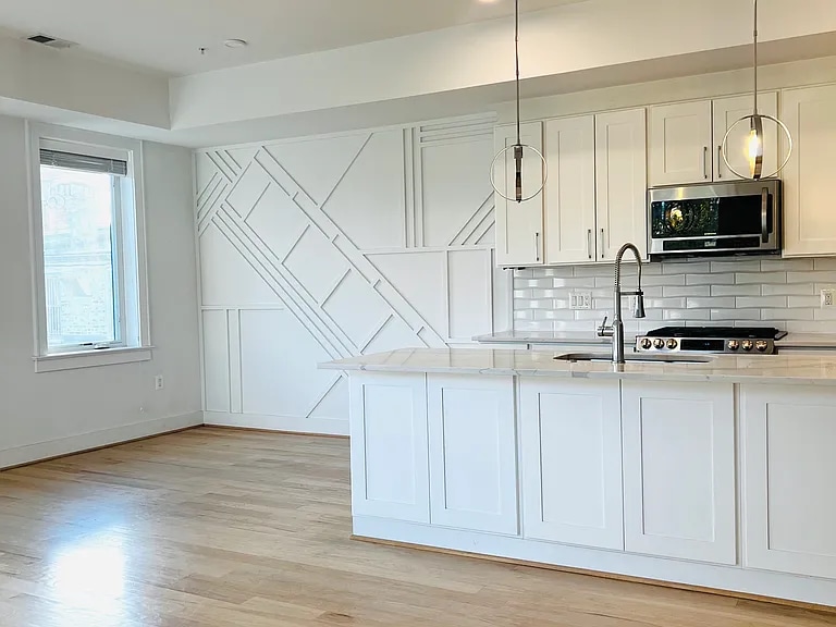 Building Photo - 836 Varnum St NW