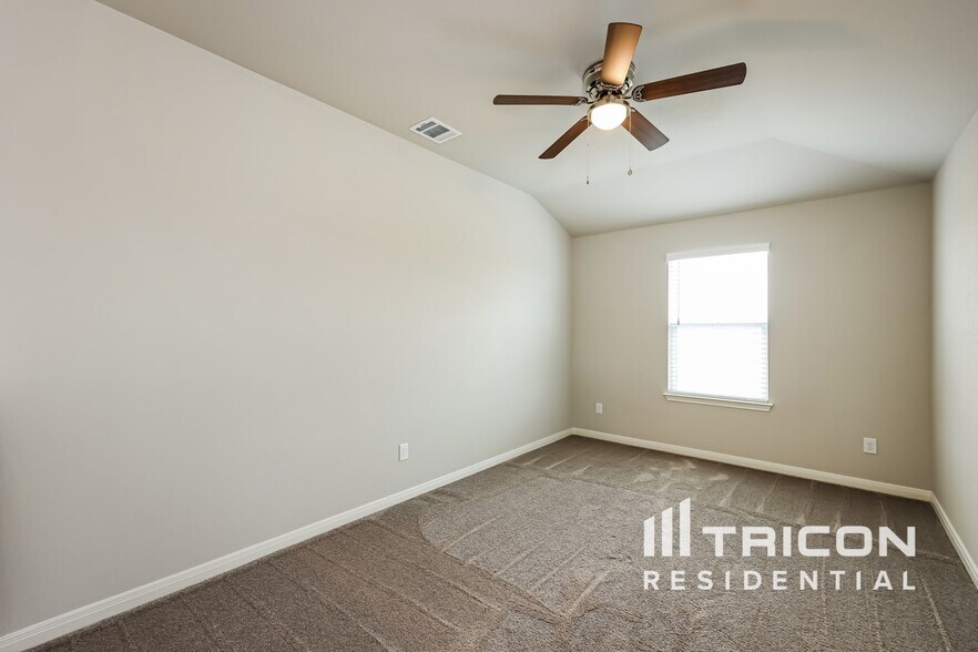 Building Photo - 13536 Emerson Wy