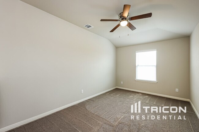 Building Photo - 13511 Paxton Blvd