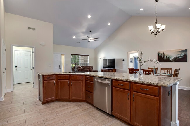 Building Photo - 134 Daleyuhski Way