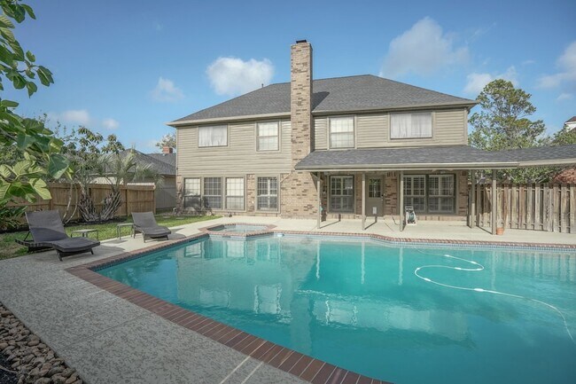 Building Photo - 2108 Lakeway Dr