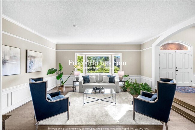 Building Photo - 17981 SW Meadowlark Ln