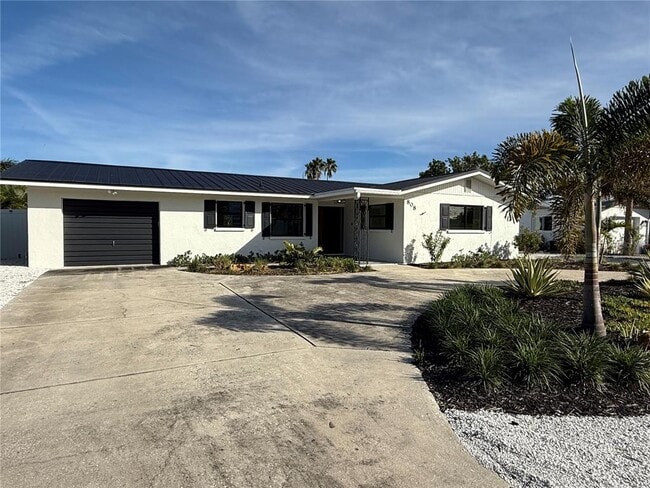 Building Photo - 808 25th Ave W