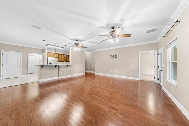 Building Photo - Modern Home in the Heart of Niceville!