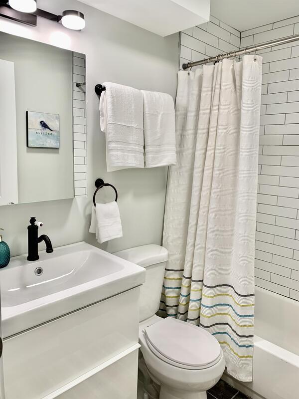 Building Photo - 2336 W 19th St