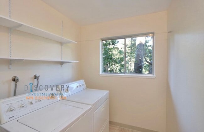 Building Photo - Four Bedroom Montclair Home with Forest Views