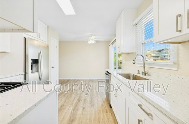 Building Photo - 142 Warwick Dr