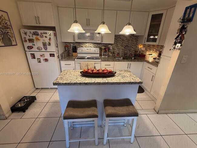 Building Photo - 4210 NW 79th Ave