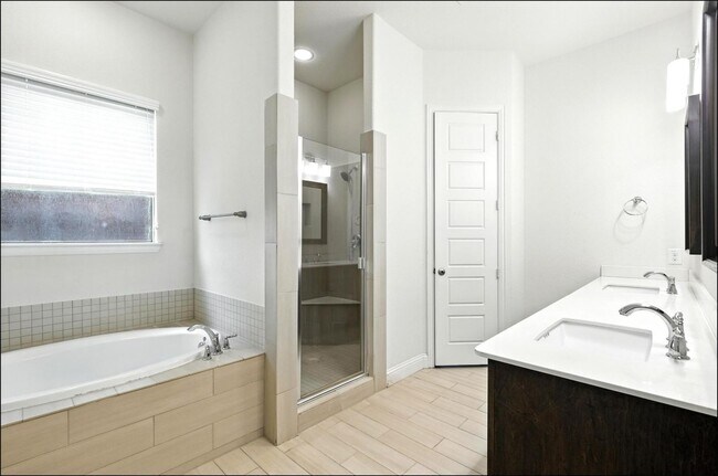 Building Photo - 1733 Adalina Dr