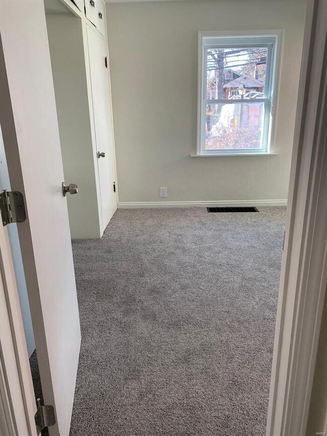 Building Photo - Fantastic 1bd/2ba home! Coming soon!