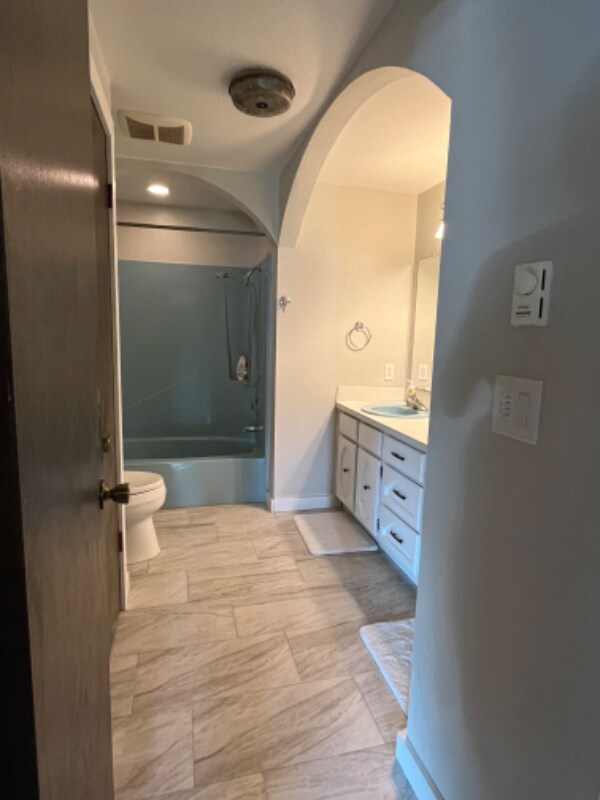 Building Photo - 104 Alturas Dr