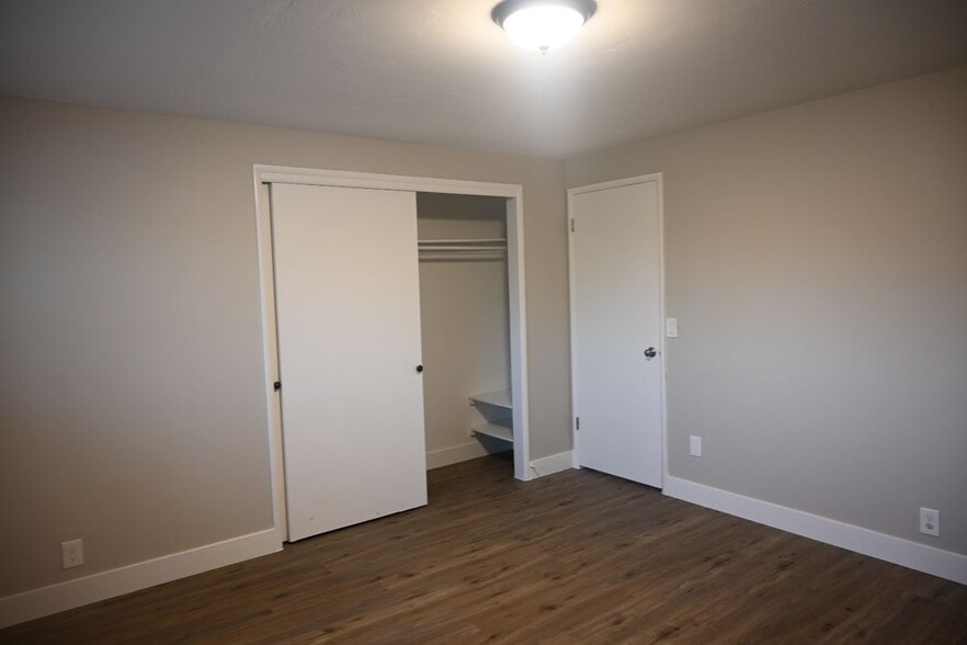 Building Photo - 3474 W San Carlos Dr