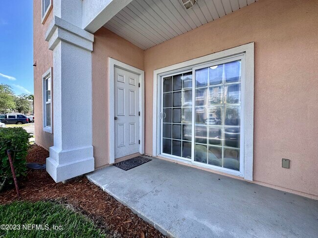 Building Photo - 4908 Key Lime Dr