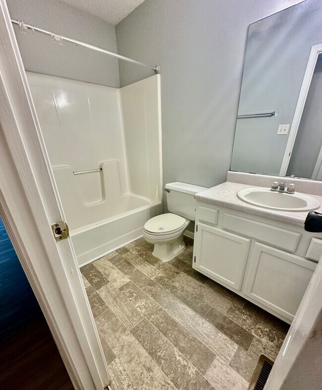 Building Photo - Dallas Rental