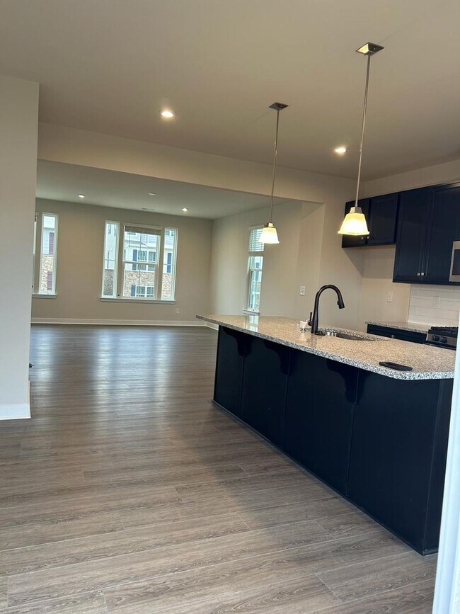 Building Photo - Three-Story Townhome