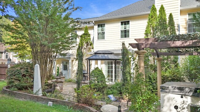Building Photo - 11623 Fox Hill Dr