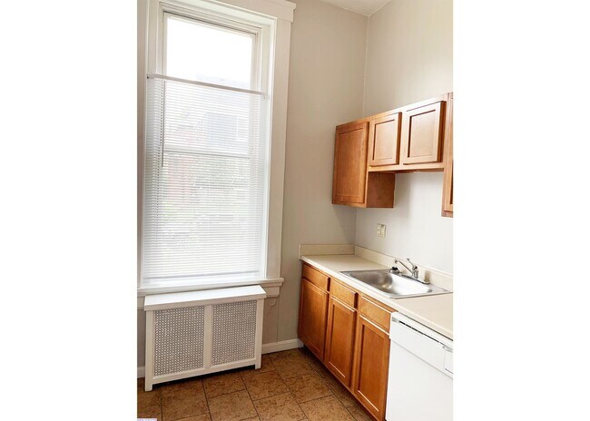 Building Photo - 3300 Jefferson Ave