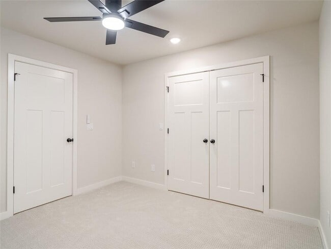 Building Photo - 511 Cosmos St