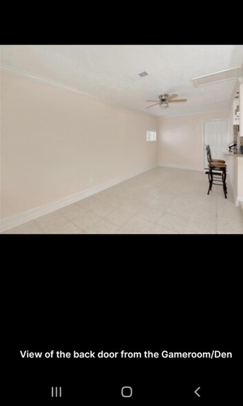 Building Photo - 5005 Holloway Dr