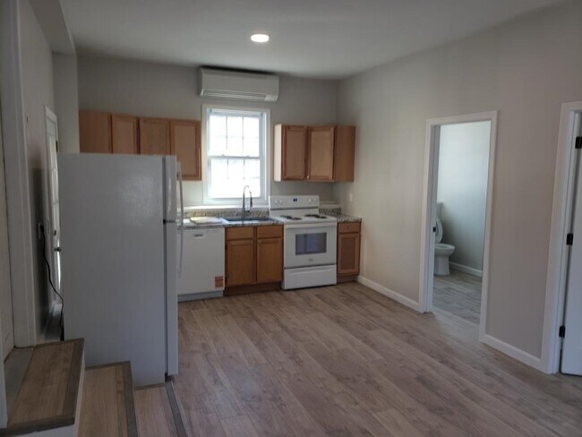 Building Photo - 2 Bancroft Rd