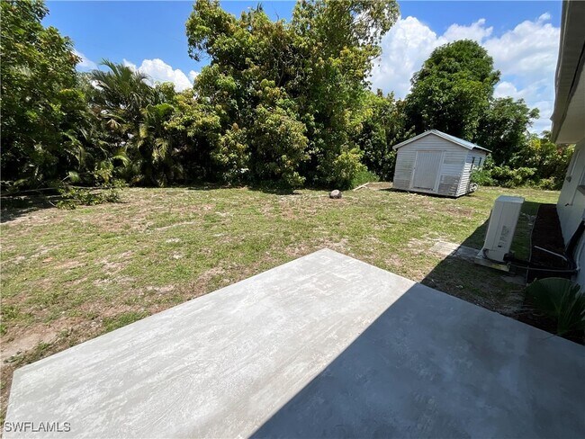 Building Photo - 169 Riverview Rd