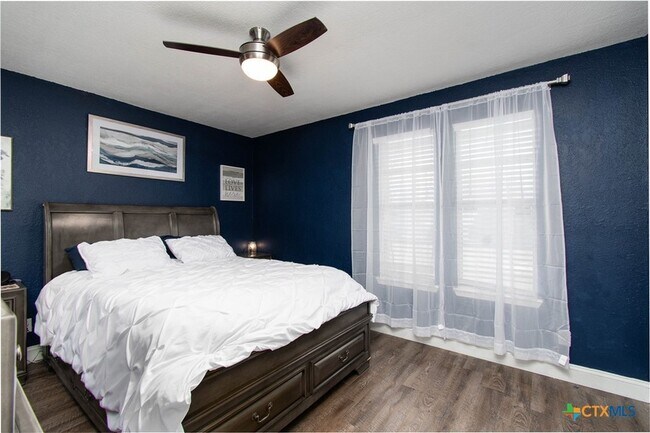 Building Photo - 1906 Nimitz Dr