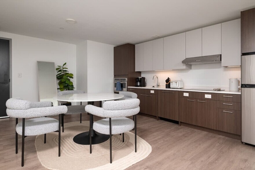 Building Photo - 425 Massachusetts Ave