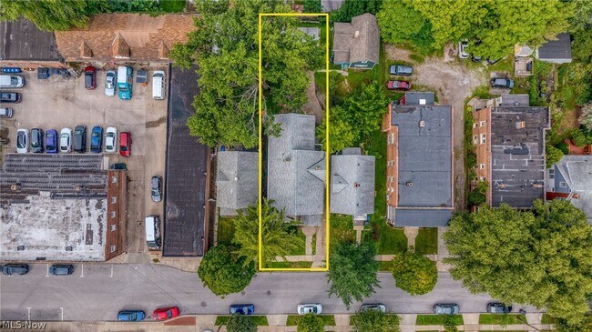 Building Photo - 1372 Bonnieview Ave
