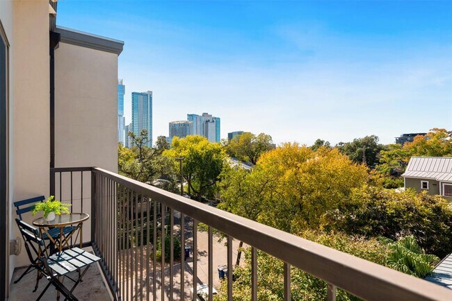 Building Photo - 908 Nueces St