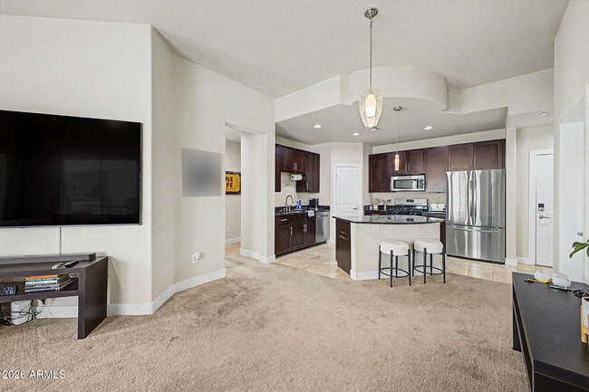 Building Photo - 945 E Playa Del Norte Dr