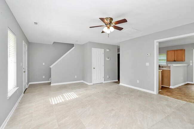 Building Photo - 5750 Laborde Ave