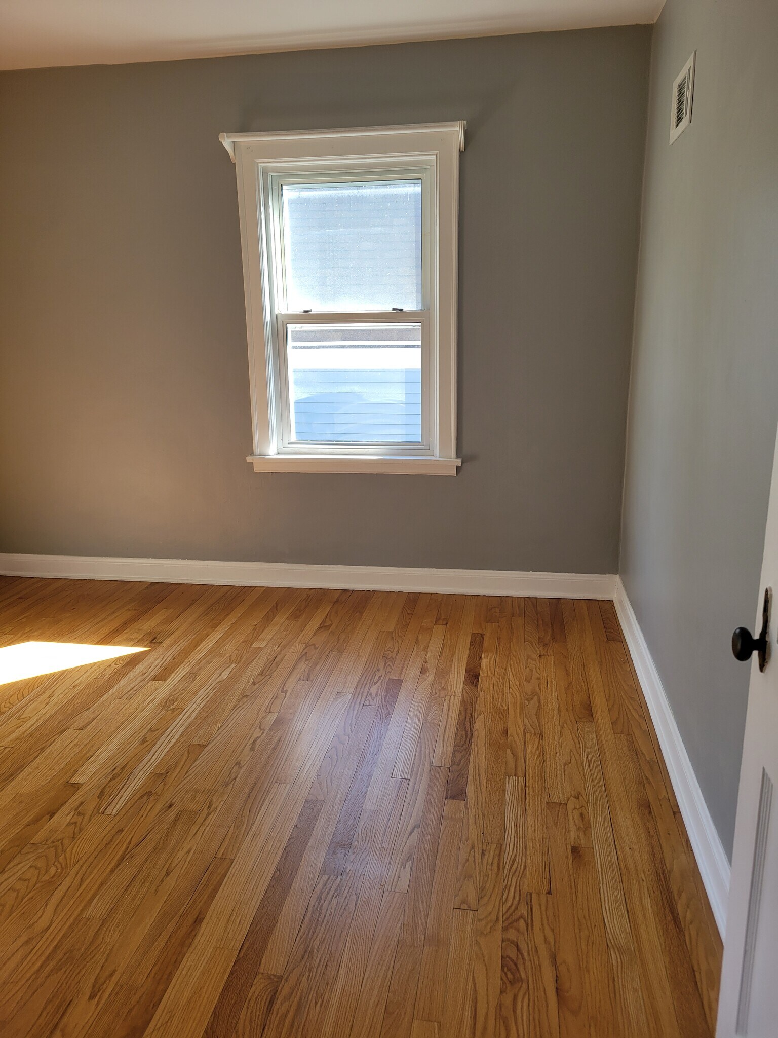 Bedroom 1 - 714 S 2nd Ave