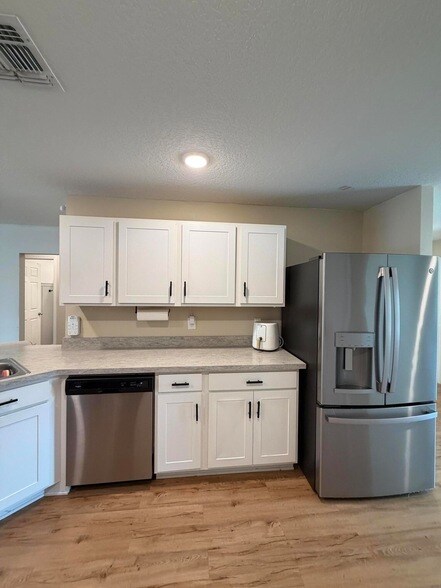 Building Photo - 4249 SW Whitebread Rd