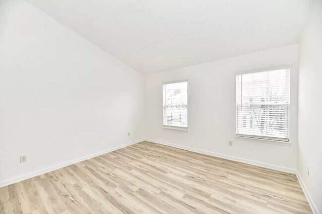 Building Photo - 11888 Esty Way