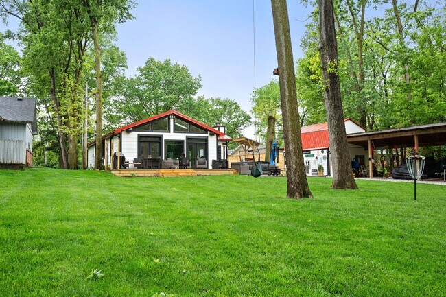 Building Photo - 6220 Wahpihani Dr