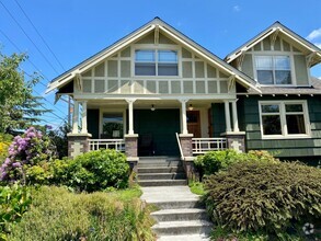 Building Photo - Phinney Ridge/Fremont House/Duplex