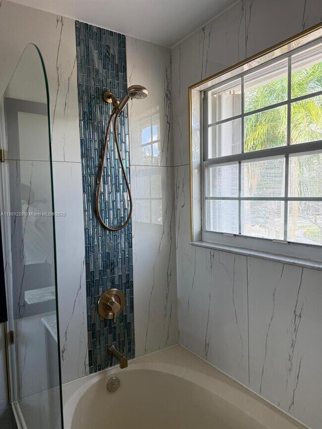 Building Photo - 2358 SW 177th Ave