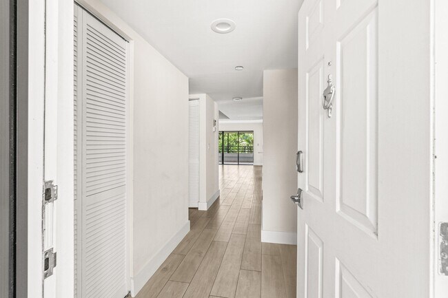 Building Photo - 343 Oak Harbour Dr
