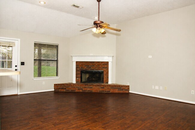 Building Photo - 3121 County Rd 415B