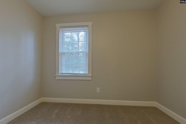 Building Photo - 18 Hillpine Ct
