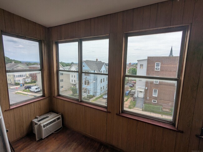 Building Photo - 23 Lyman St