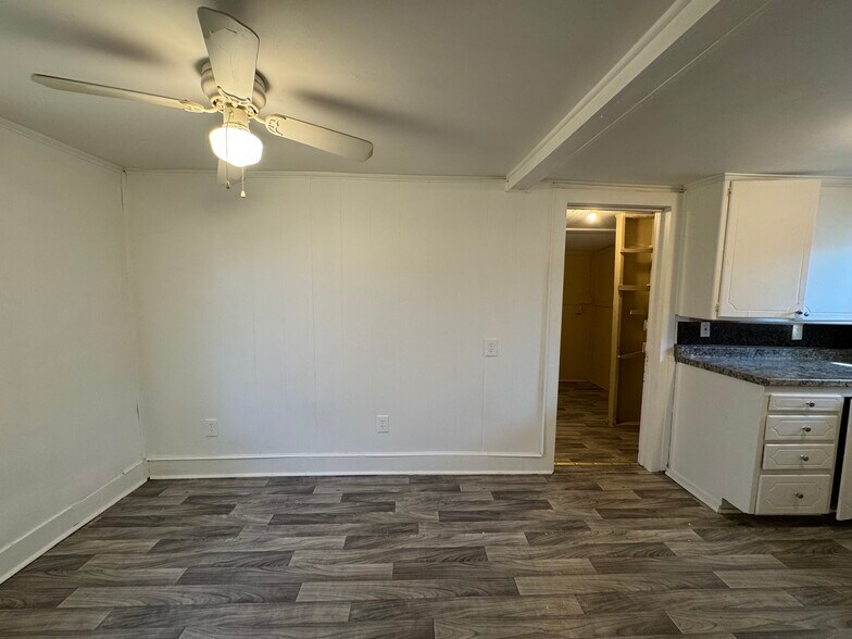 Building Photo - 3516 S Quapah Ave