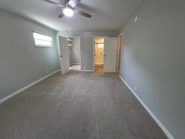 Building Photo - 8511 Coran Dr