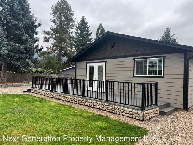 Building Photo - 3 br, 1 bath House - 751 Laksonen Loop