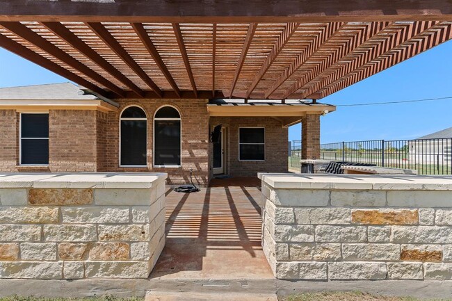Building Photo - 200 Co Rd 453