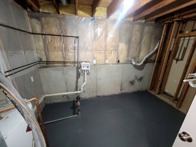 Building Photo - Available Early May | Don’t Miss This Stunning Rental