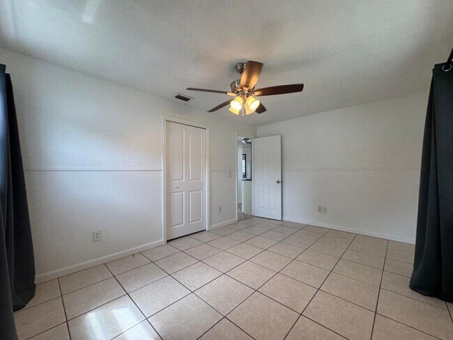Building Photo - 3/2 Pool Home in Deltona Lakes